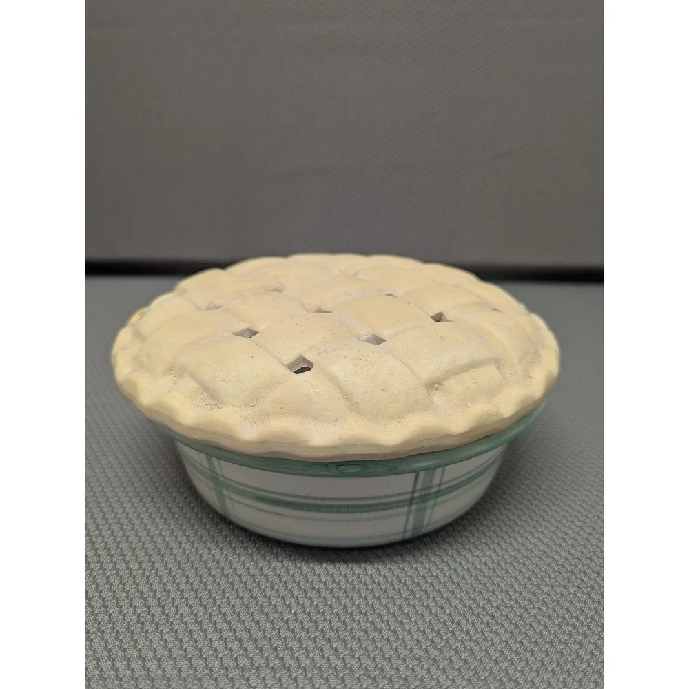 VTG Ceramic Lattice Pie Potpourri Dish Green Plaid Stoneware with Vented Lid